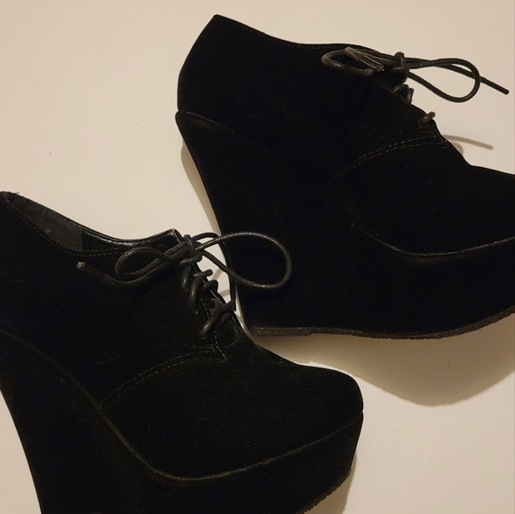 Delicacy Platform Black Suade Wedge Heels 6 - Picture 2 of 11